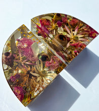Load image into Gallery viewer, Resin & Australian Native Bookend Set