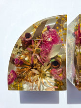 Load image into Gallery viewer, Resin & Australian Native Bookend Set