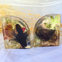 Load image into Gallery viewer, Book End Set
